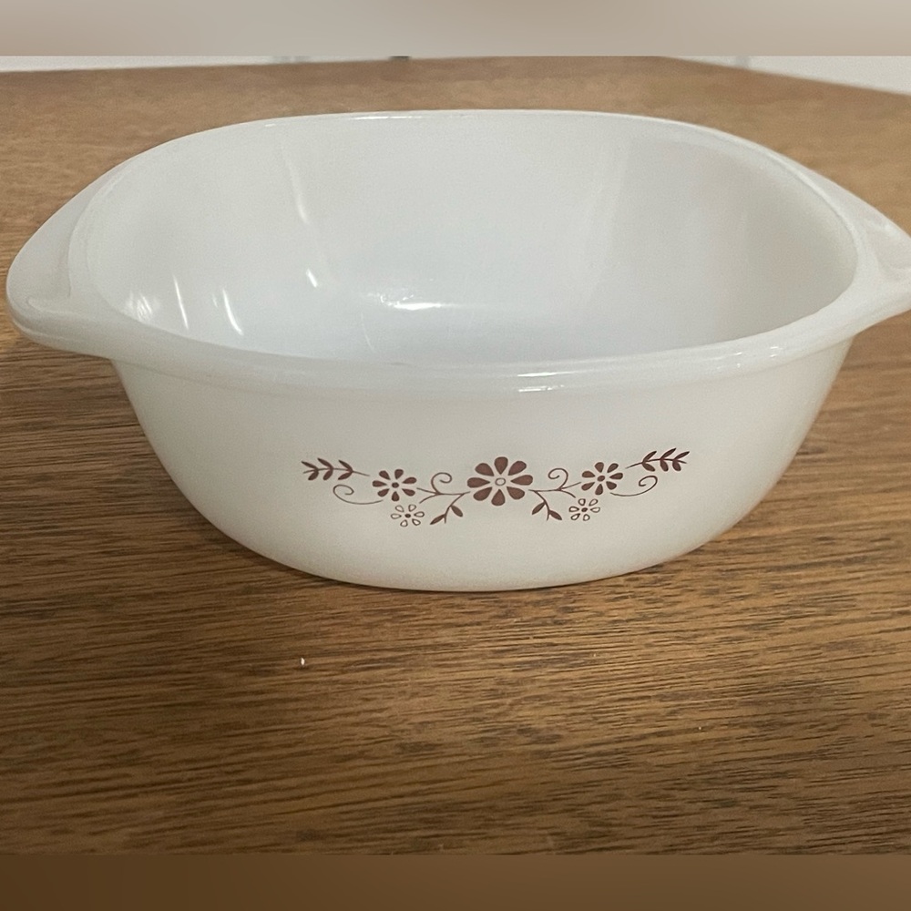 Vintage Pyr-O-Rey 8 Inch Casserole Baking Dish By Vitrocrisa Milk Glass Flowers